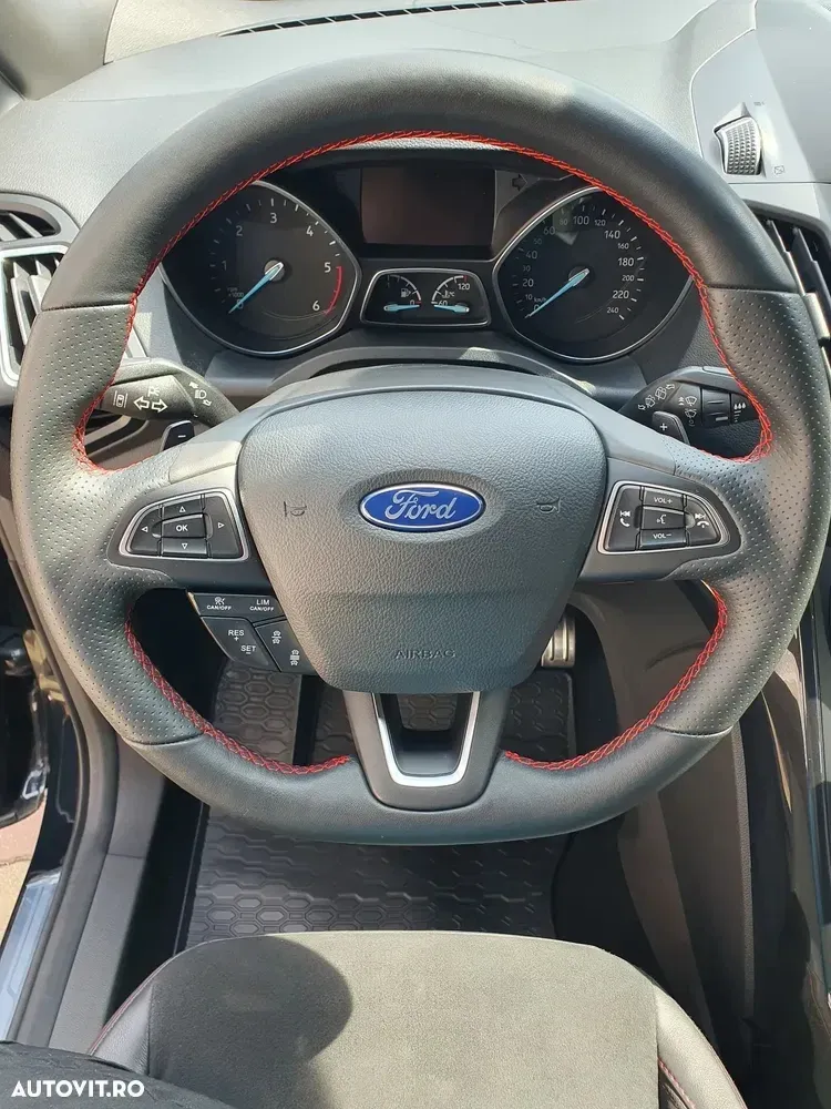 Ford Kuga II 2.0 TDCi 4WD Powershift ST-Line — imagine 4