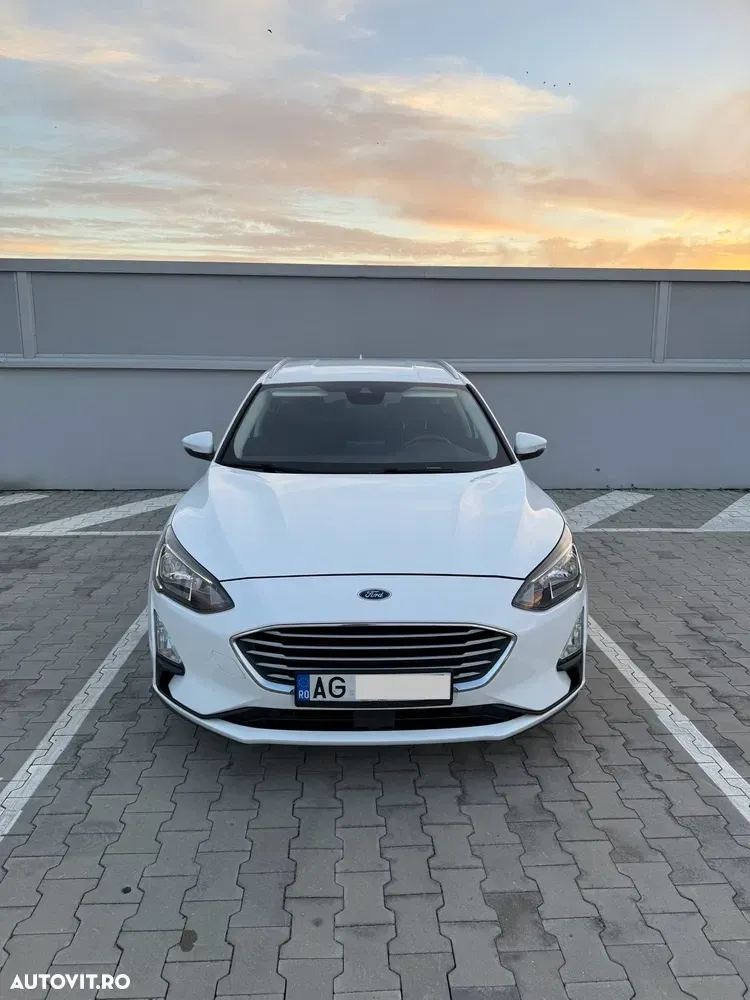 Ford Focus MK4 1.0 EcoBoost Trend Edition — imagine 2