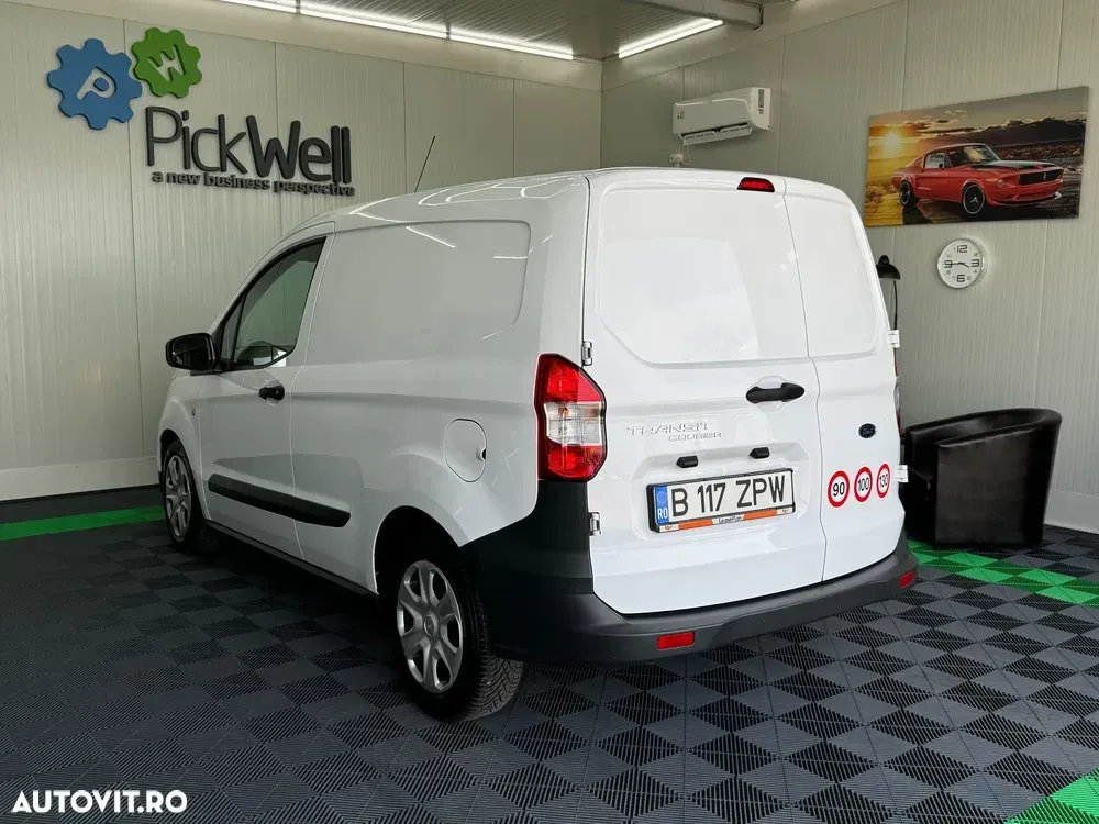 Ford Courier — imagine 5