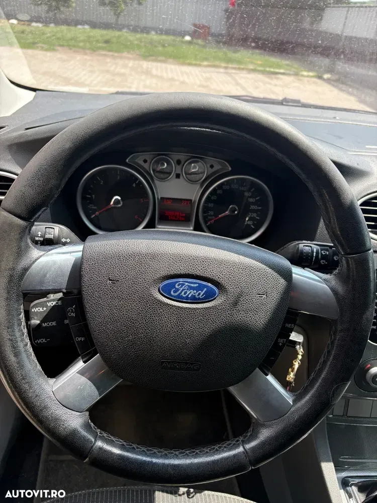 Ford Focus MK2 — imagine 5