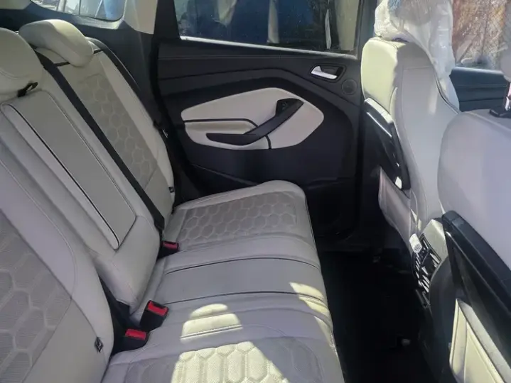 Ford Kuga II 2.0 TDCi 4WD Powershift Vignale