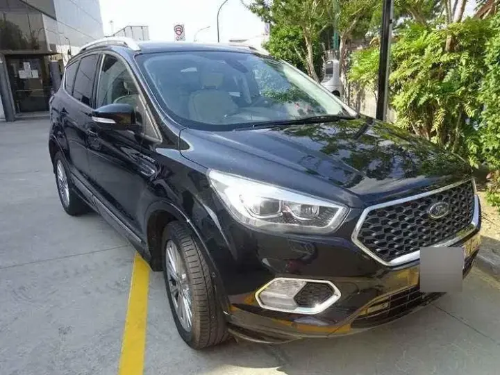 Ford Kuga II 2.0 TDCi 4WD Powershift Vignale