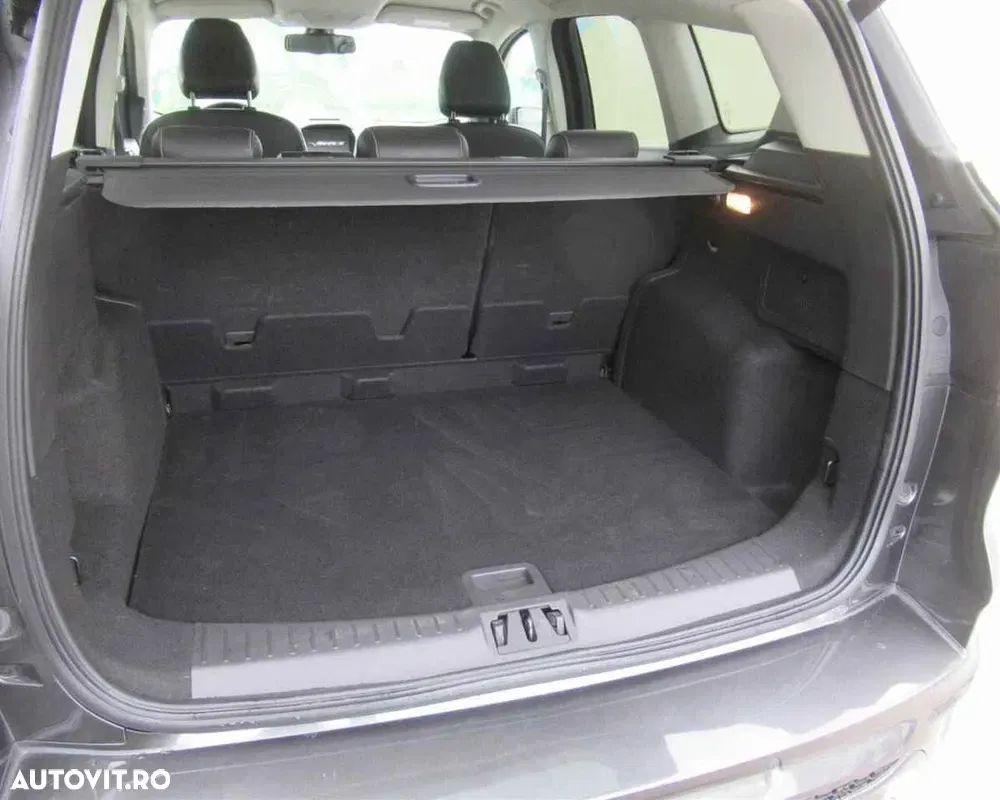 Ford Kuga II 2.0 TDCi 4WD Powershift Vignale — imagine 4