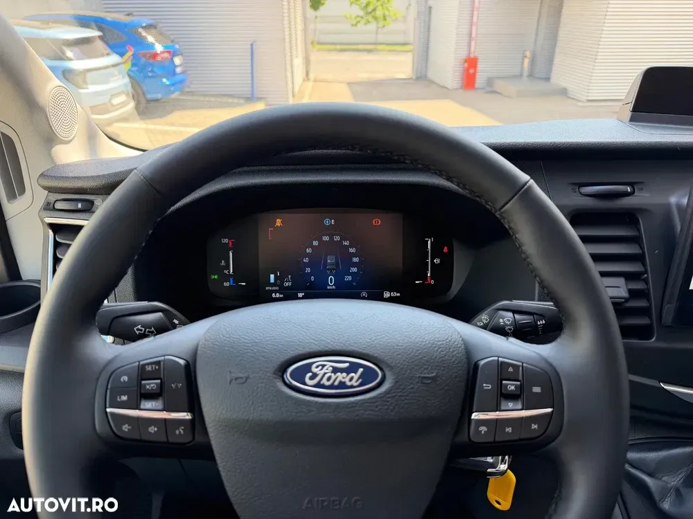 Ford Transit — imagine 4