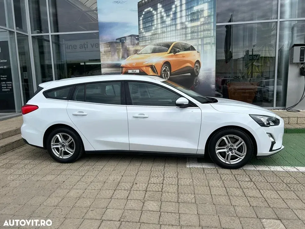 Ford Focus MK4 1.0 EcoBoost Trend — imagine 3