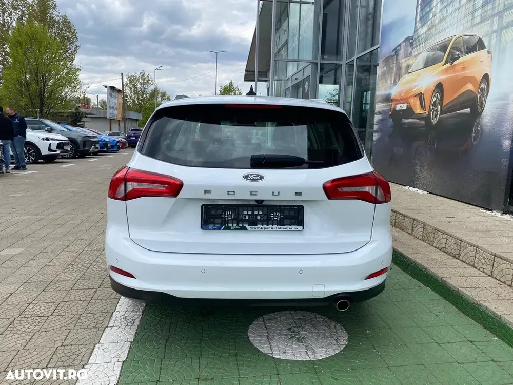 Ford Focus MK4 1.0 EcoBoost Trend Edition — imagine 3