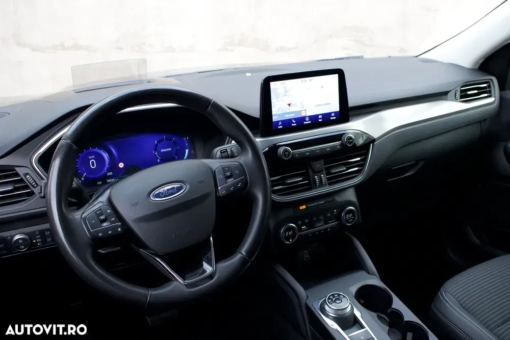 Ford Kuga III 2.0 EcoBlue A8 AWD Titanium X — imagine 3