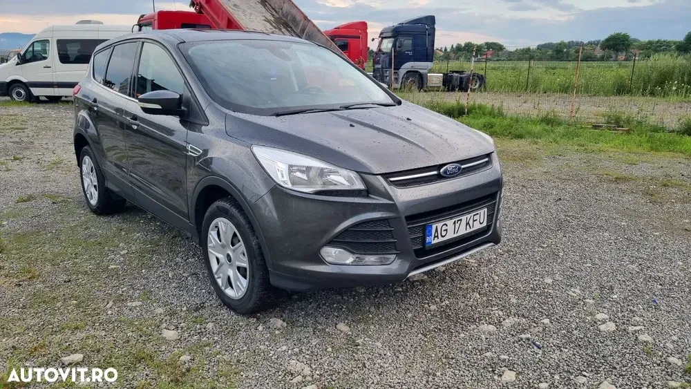 Ford Kuga II 2.0 TDCi 4WD Powershift Titanium — imagine 2