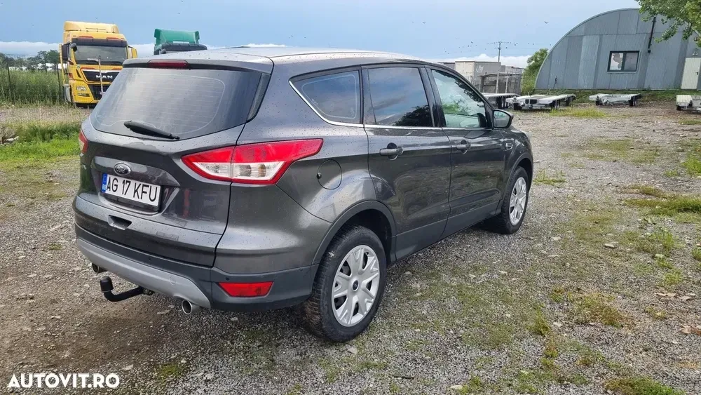 Ford Kuga II 2.0 TDCi 4WD Powershift Titanium — imagine 3
