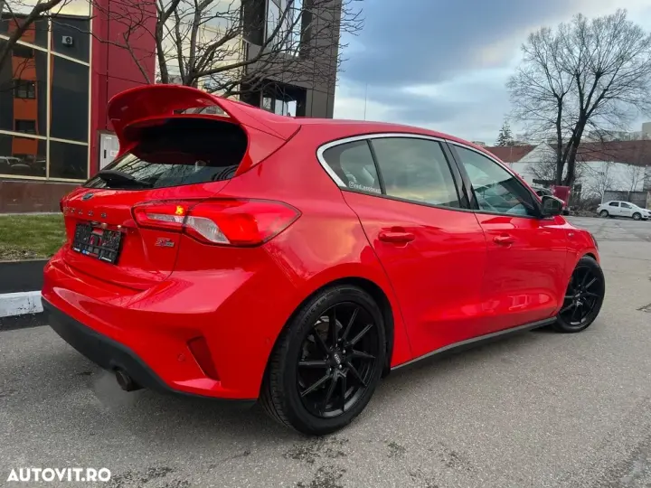 Ford Focus MK4 1.0 EcoBoost MHEV ST-Line