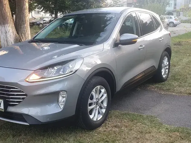 Ford Kuga III 1.5 EcoBoost 2x4 Titanium