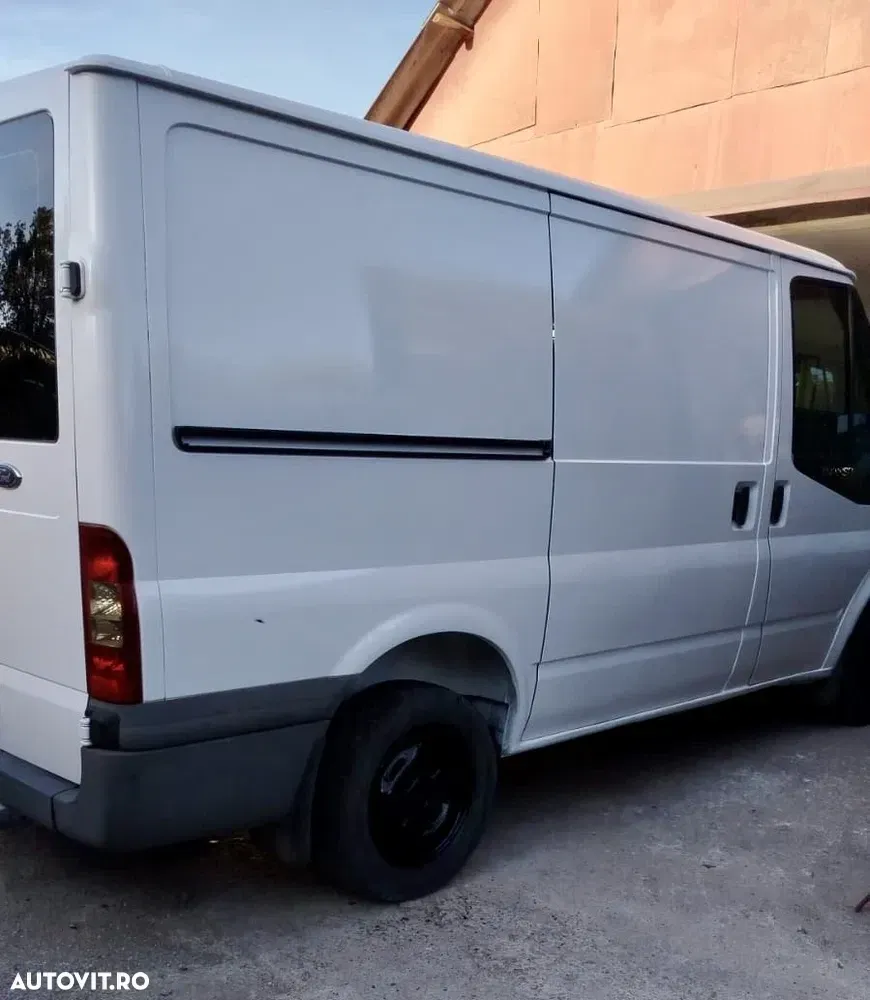 Ford Transit — imagine 4