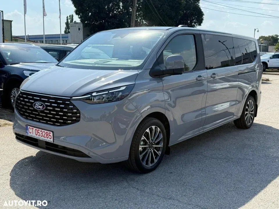 Ford Tourneo Custom — imagine 4