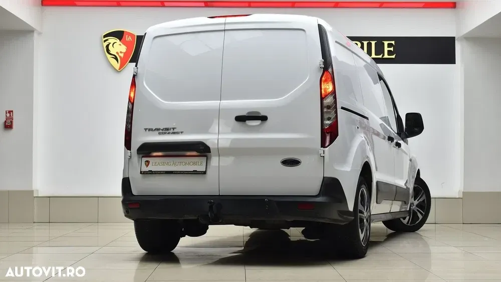 Ford Transit Connect — imagine 4
