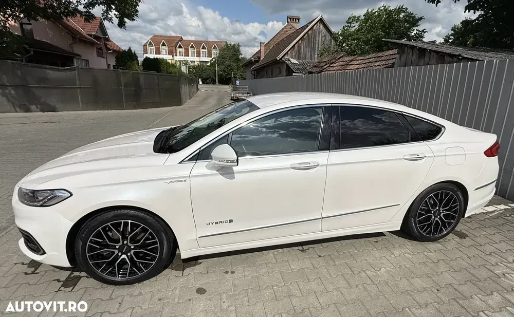 Ford Mondeo IV 2.0 HEV Vignale — imagine 2