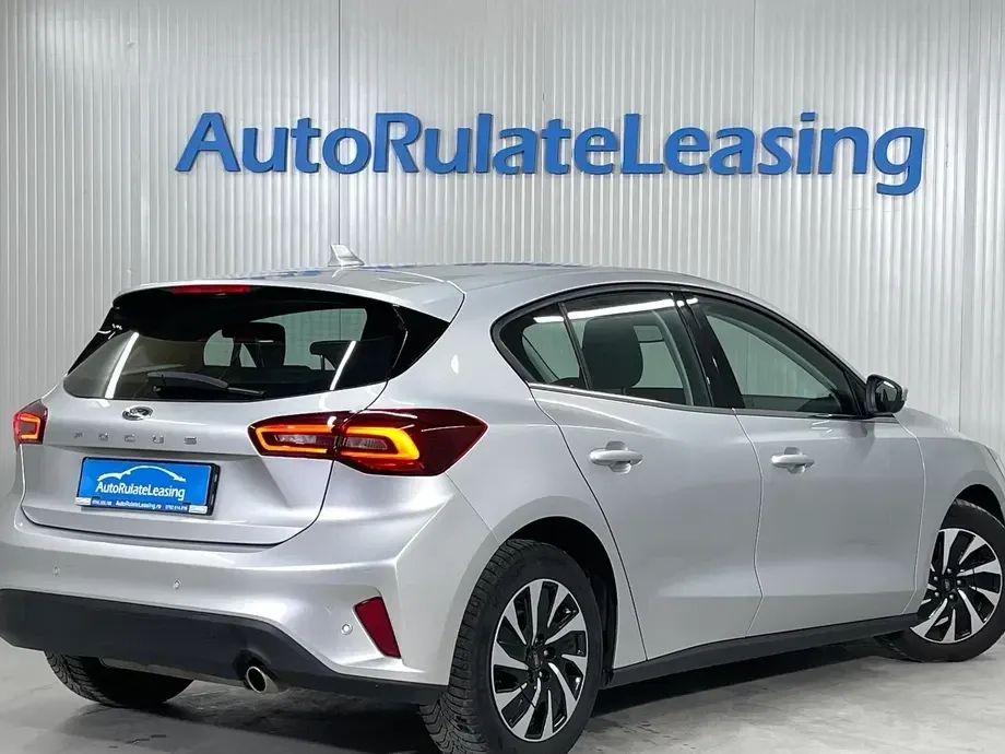 Ford Focus MK4 1.0 EcoBoost 6MT MHEV Titanium — imagine 2