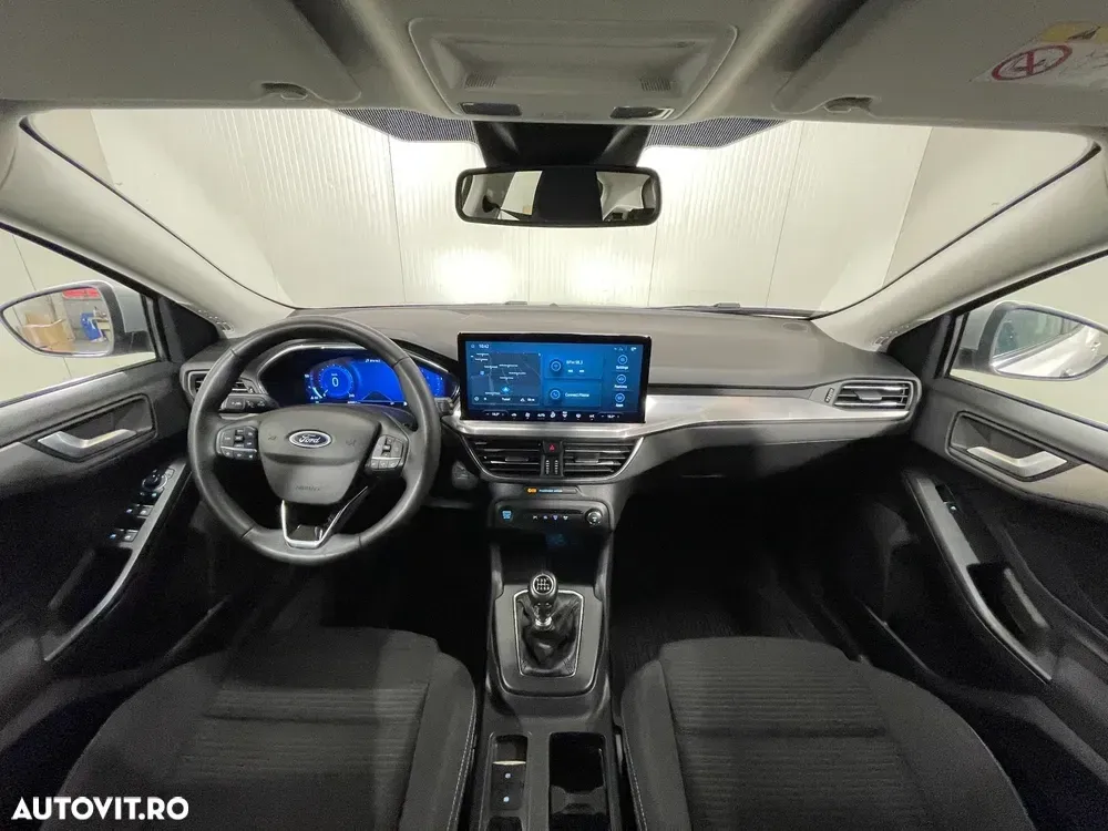 Ford Focus MK4 1.0 EcoBoost 6MT MHEV Titanium — imagine 6