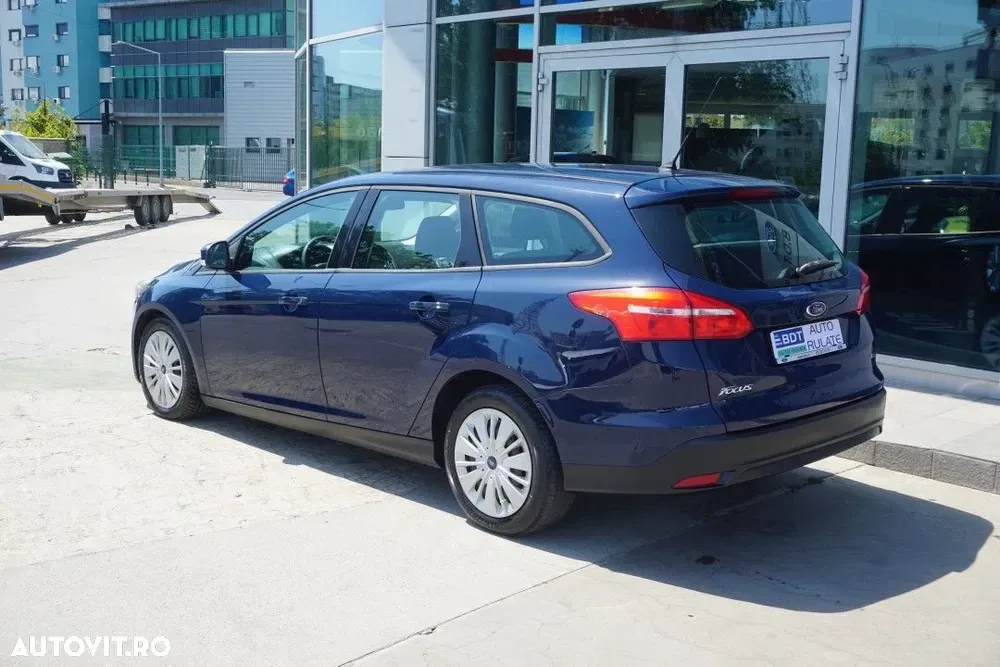 Ford Focus — imagine 5
