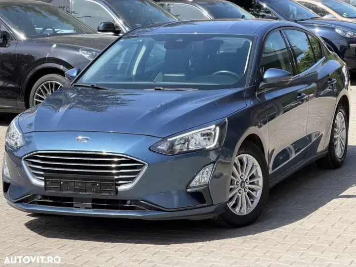 Ford Focus MK4 1.5 TDCi Powershift Titanium
