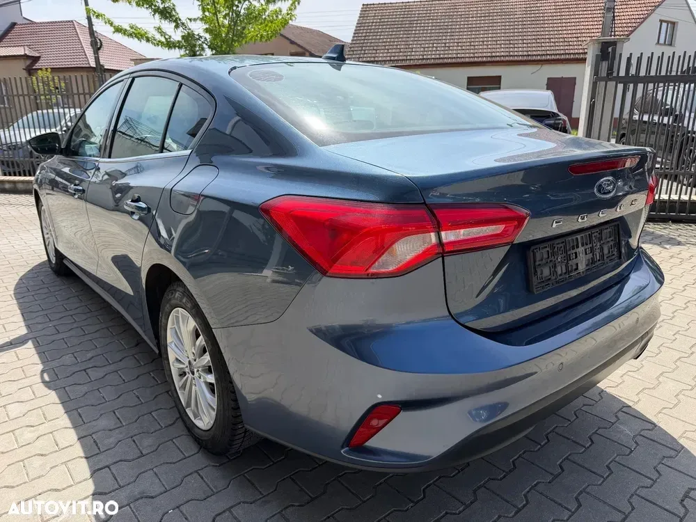 Ford Focus MK4 1.5 TDCi Powershift Titanium — imagine 3