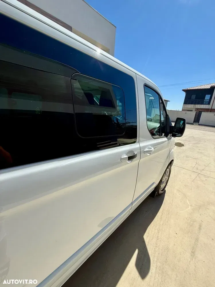 Ford Tourneo Custom — imagine 6