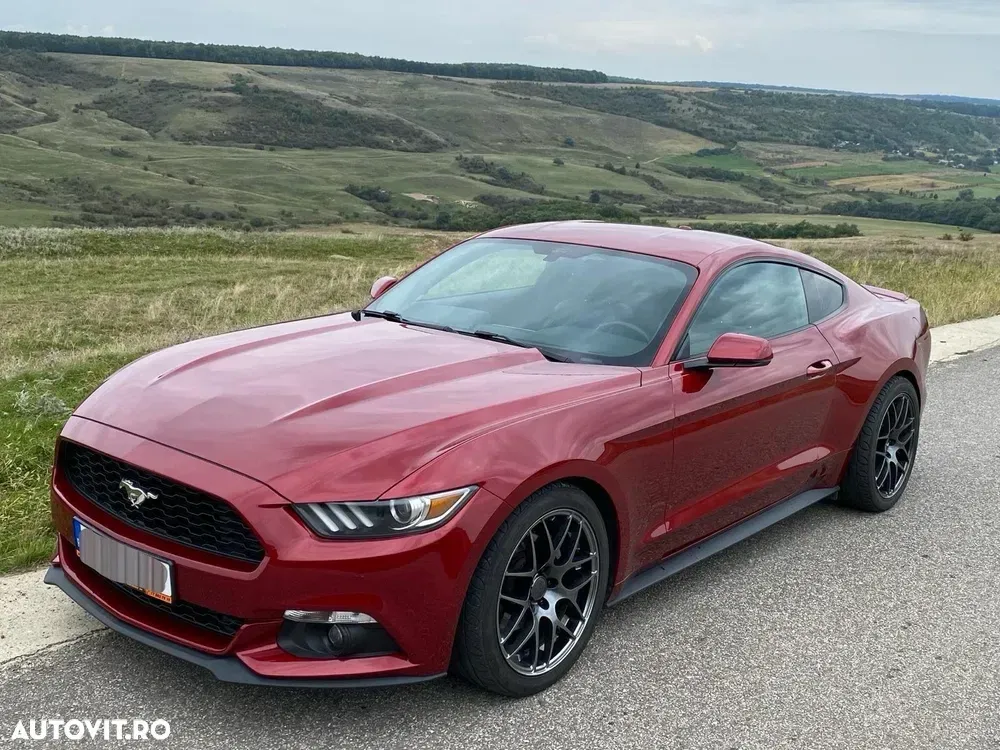 Ford Mustang VI 2.3 Eco Boost Aut. — imagine 3