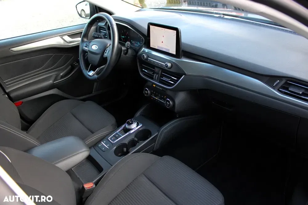 Ford Focus MK4 — imagine 4