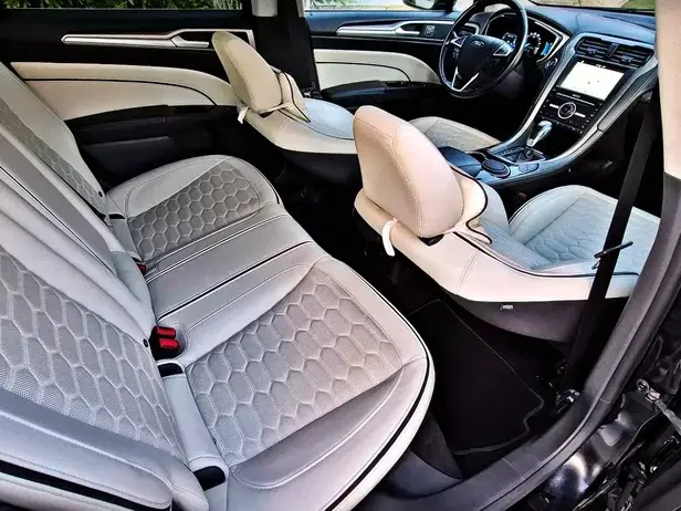 Ford Mondeo IV 2.0 HEV Vignale