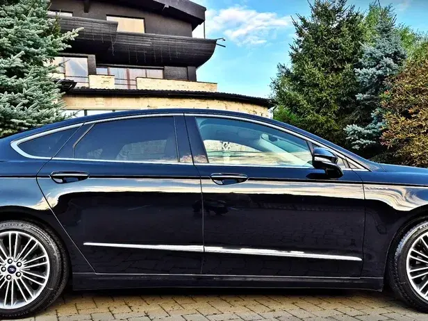 Ford Mondeo IV 2.0 HEV Vignale