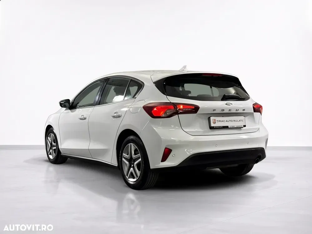 Ford Focus — imagine 3
