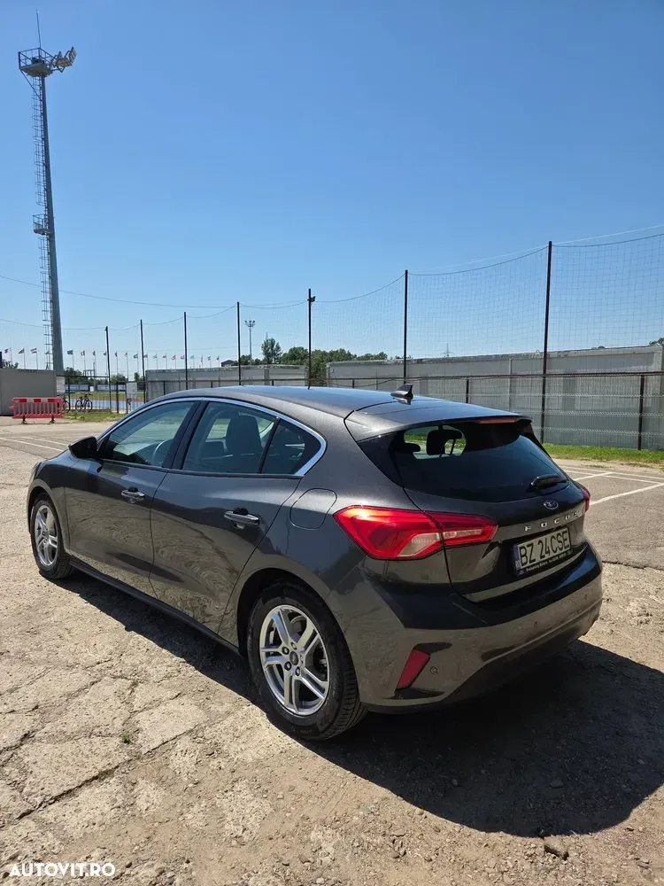 Ford Focus MK4 1.0 EcoBoost Titanium — imagine 6