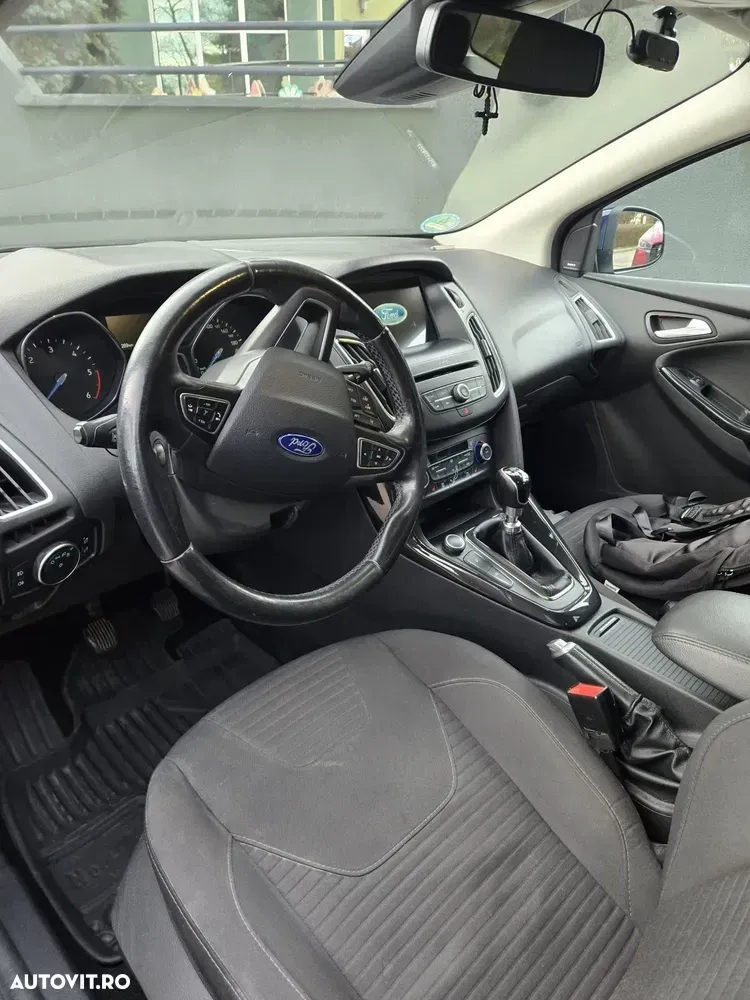 Ford Focus 2.0 EcoBlue Titanium — imagine 6