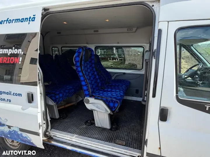 Ford Transit LWB Kombi Trend