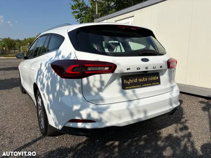 Ford Focus MK4 1.0 EcoBoost MHEV Connected