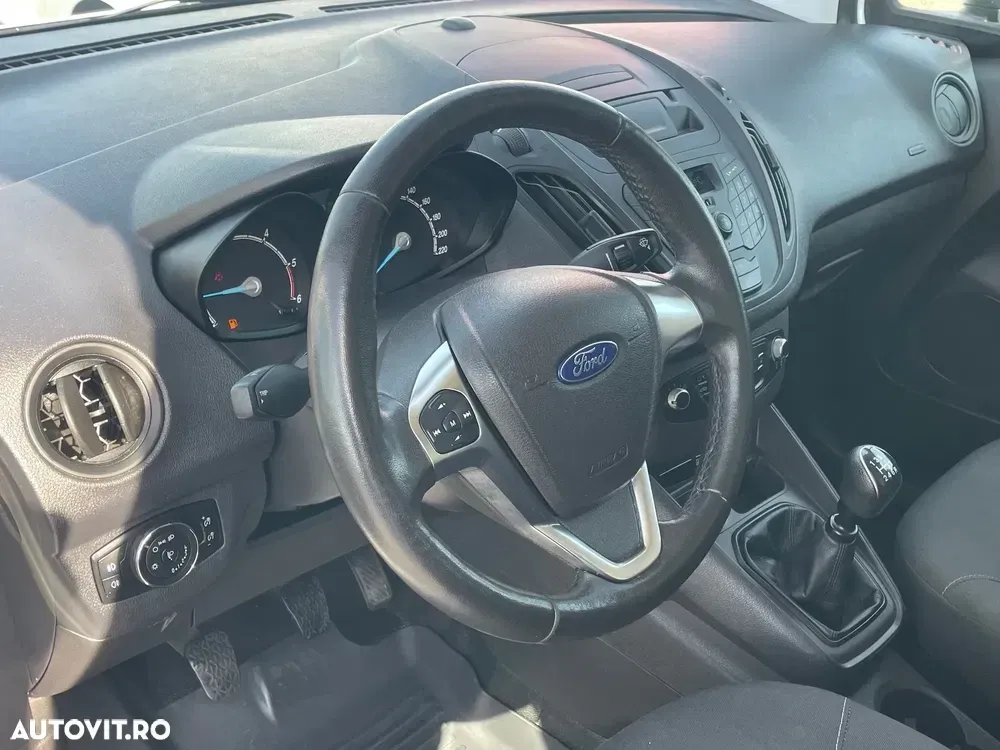 Ford Courier — imagine 5