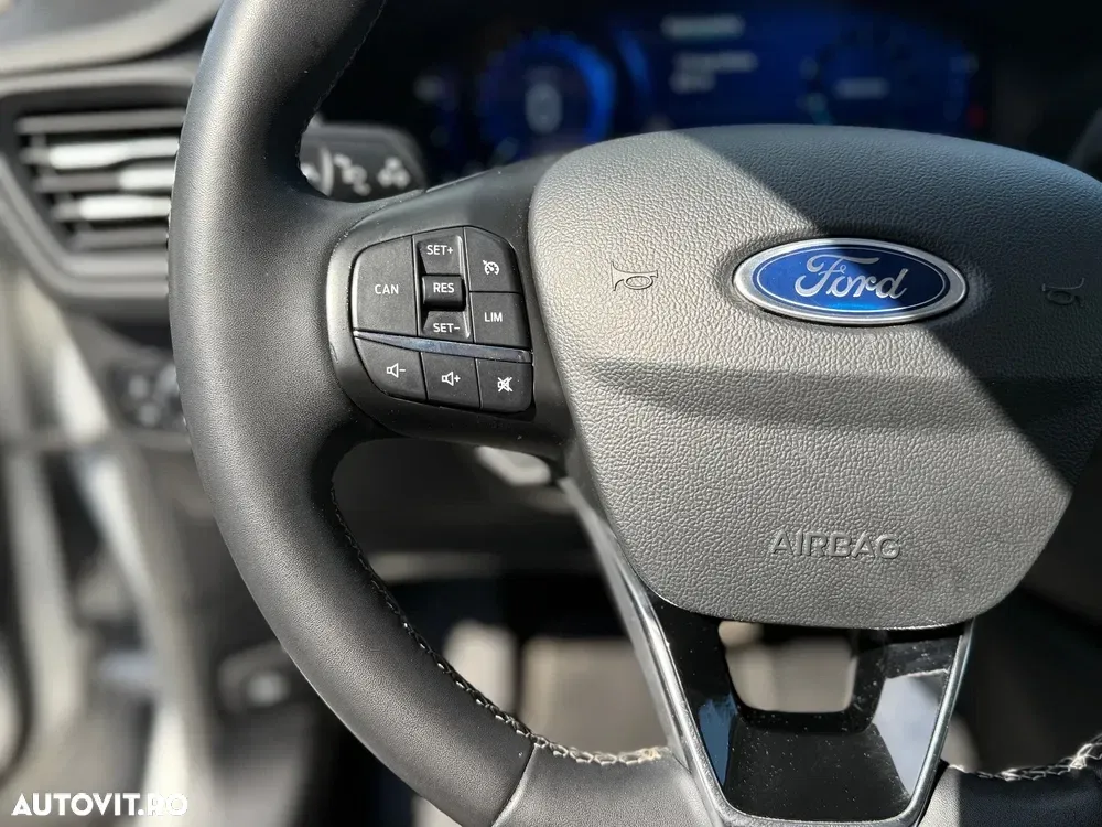 Ford Focus MK4 1.0 EcoBoost Active — imagine 5