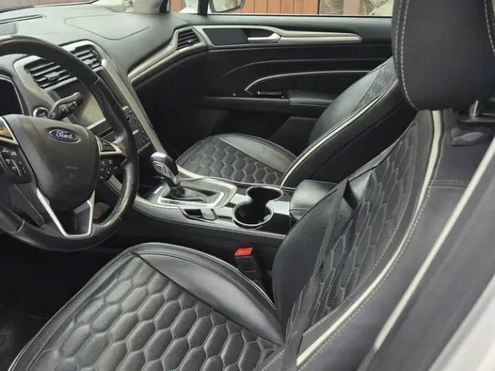 Ford Mondeo IV 2.0 HEV Vignale