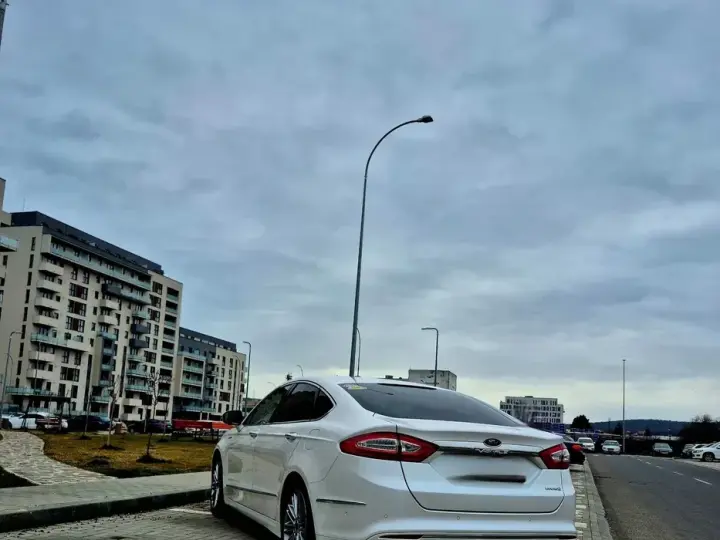 Ford Mondeo IV 2.0 HEV Vignale