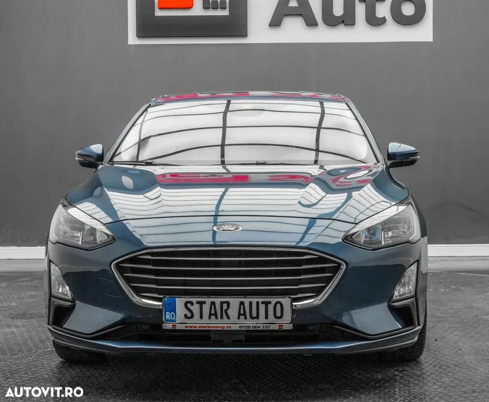 Ford Focus MK4 1.0 EcoBoost MHEV Titanium — imagine 2