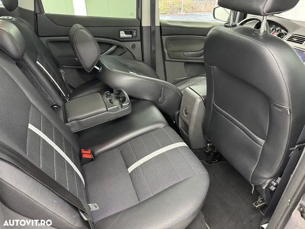 Ford Kuga I 2.0 TDCi Powershift 4WD Titanium — imagine 5