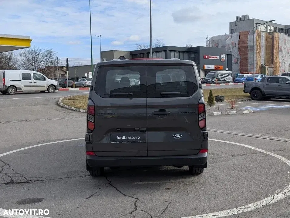 Ford Transit Custom — imagine 6