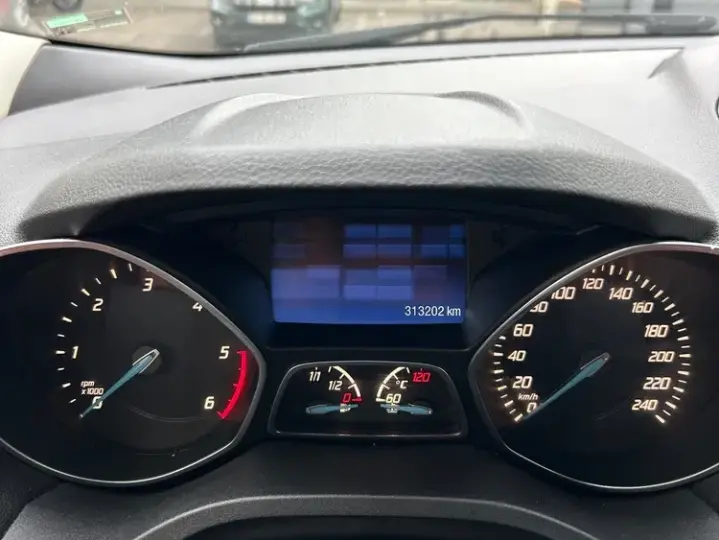 Ford Kuga II 2.0 TDCi 2x4 Titanium