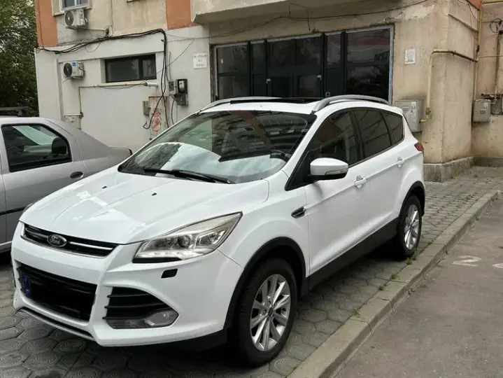 Ford Kuga II 2.0 TDCi 2x4 Titanium