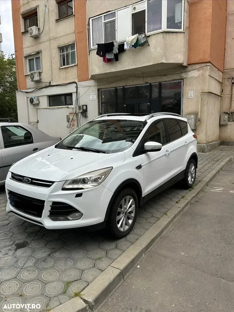 Ford Kuga II 2.0 TDCi 2x4 Titanium — imagine 4