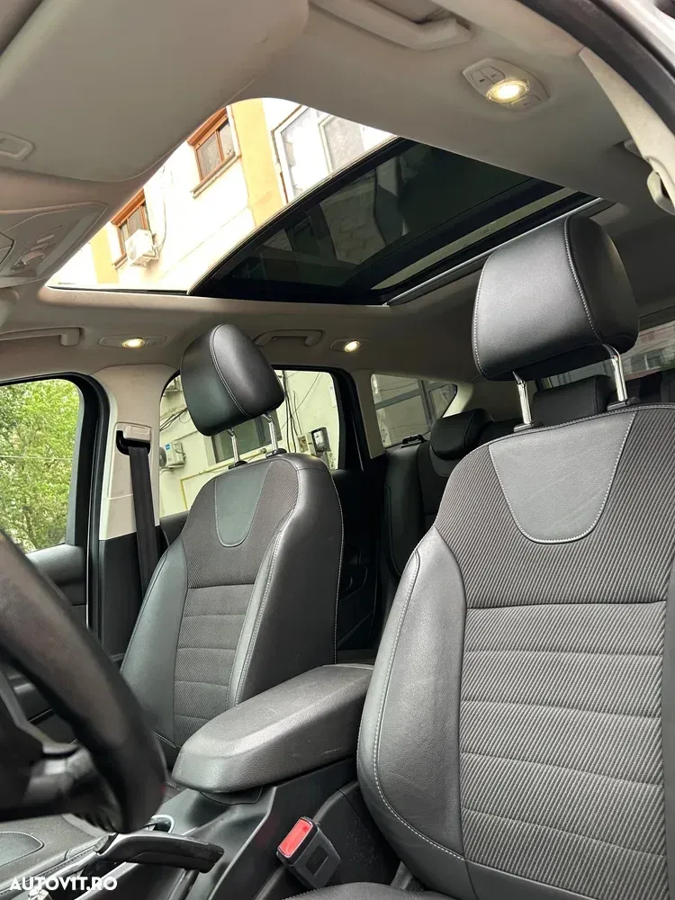 Ford Kuga II 2.0 TDCi 2x4 Titanium — imagine 5