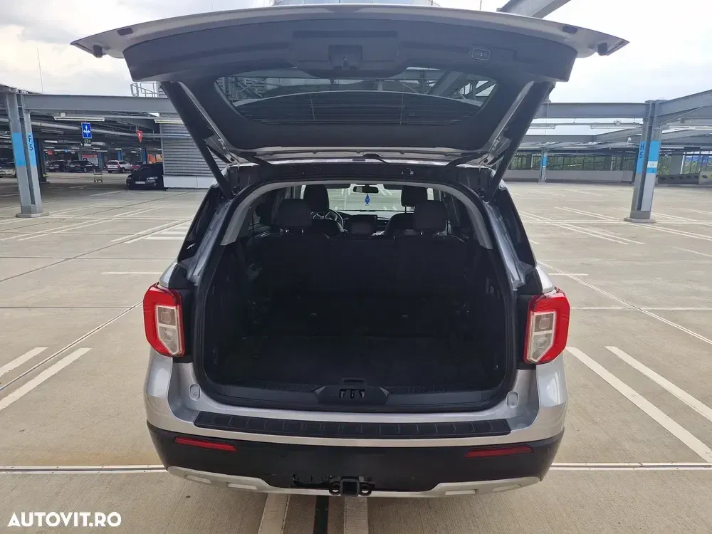 Ford Explorer — imagine 6