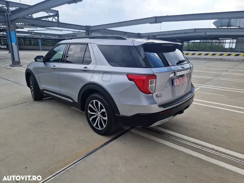 Ford Explorer — imagine 4