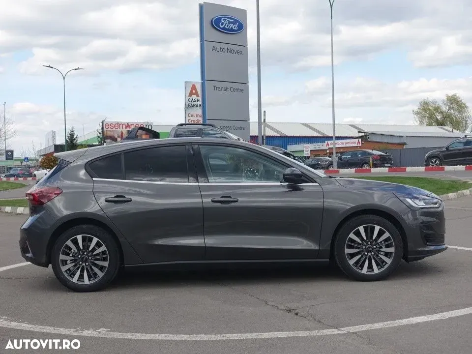 Ford Focus MK4 — imagine 4