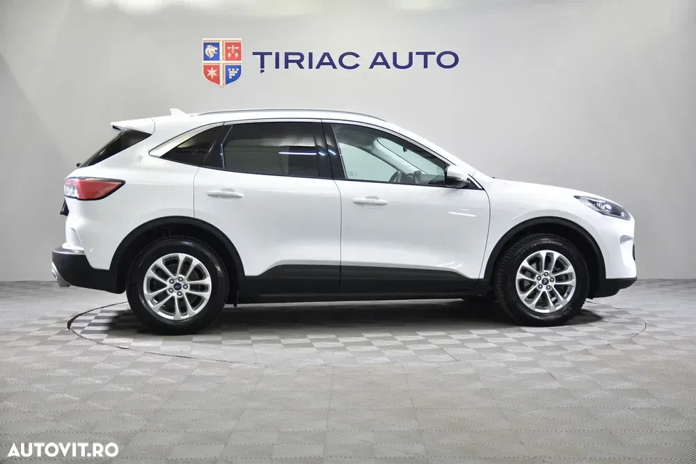 Ford Kuga — imagine 6