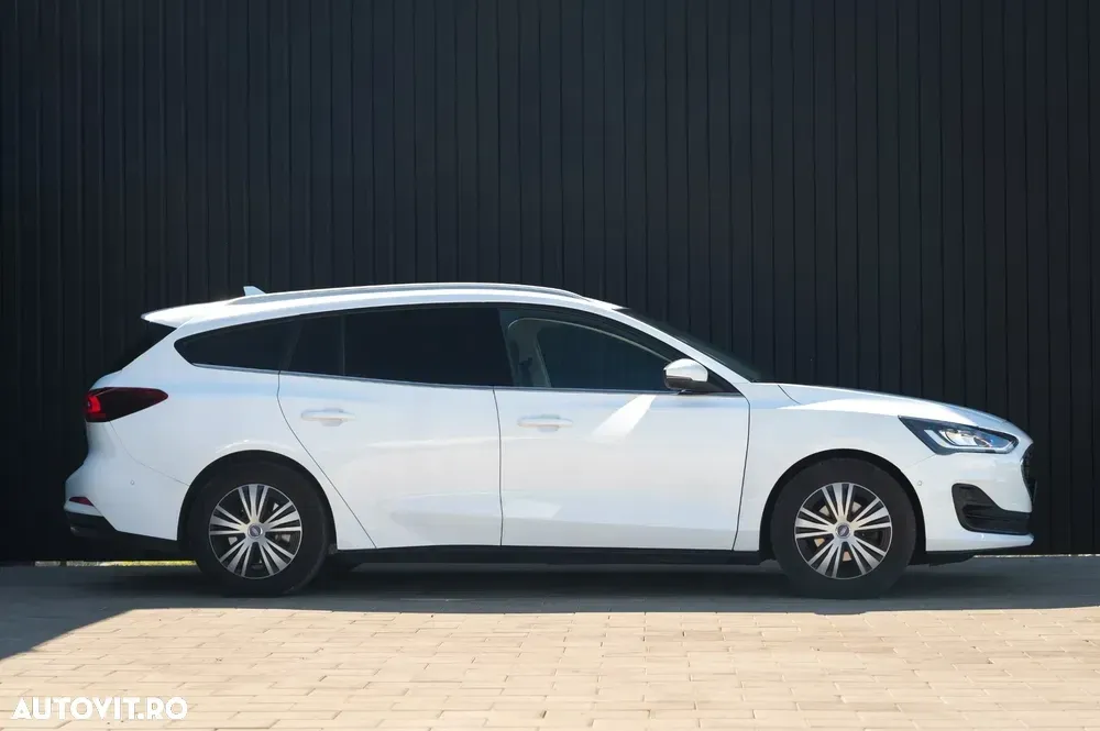 Ford Focus MK4 1.5 EcoBlue 8AT Titanium — imagine 3